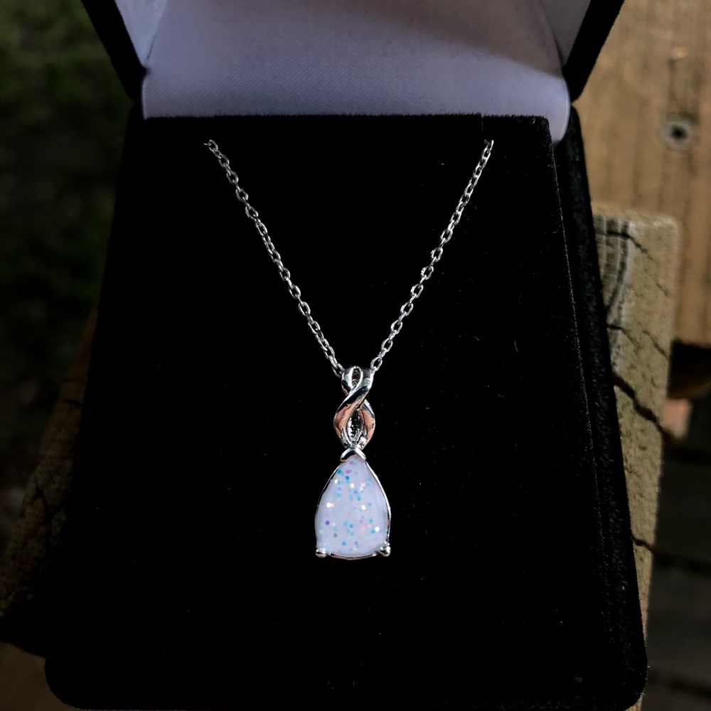 💎1 LEFT💎TEARDROP OPAL PENDANT AND CHAIN - Picture 4 of 8